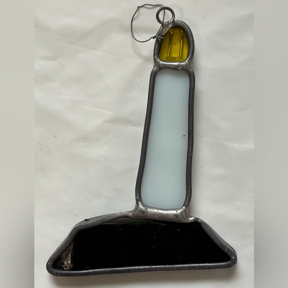 STAINED GLASS LIGHTHOUSE SUN-CATCHER ORNAMENT - Picture 4 of 5